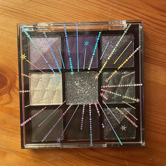 Eyeshadows - Picture 4 of 5